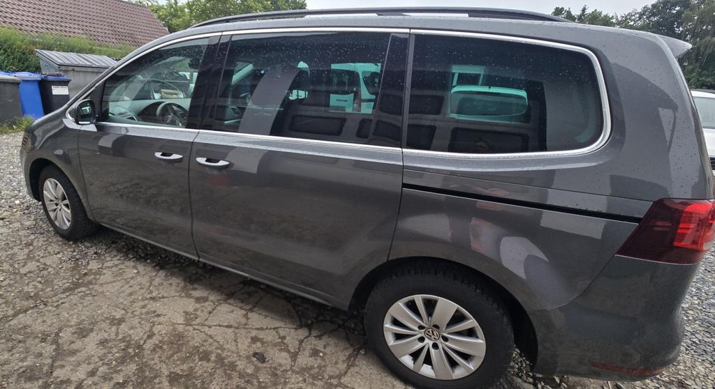VW Sharan 82.000 km 22.444 &euro; Dornstadt 89160